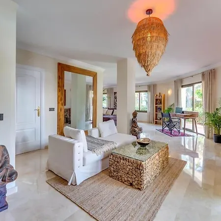 Beachfront Daire Marbella